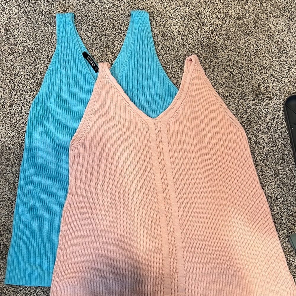 Blue and pink knitted top